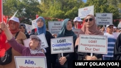 LGBT karşıtı eylem İstanbul Saraçhane’deki Anıt Park’ta düzenledi