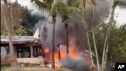 Ảnh chụp từ 1 đoạn video về máy bay rơi ở Vinhedo, bang Sao Paulo, Brazil, 9/8/2024 (Felipe Magalhaes Filho via AP).