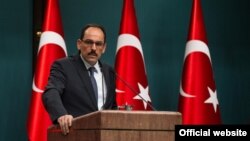 Cumhurbaşkanlığı Sözcüsü İbrahim Kalın ise eski büyükelçilere sosyal medya üzerinden tepki gösterdi