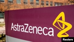 Biểu tượng của AstraZeneca bên ngoài trụ sở Bắc Mỹ của công ty dược tại Wilmington, Delaware.