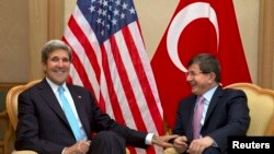 Dışişleri Bakanı Ahmet Davutoğlu Washington'da ABD Dışişleri Bakanı John Kerry ile de görüştü